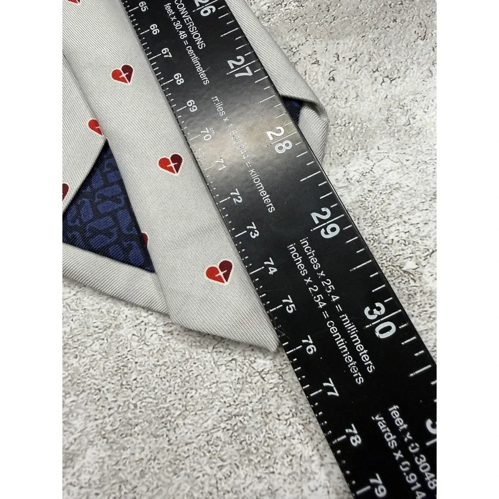 Vineyard Vines 100% Silk Tie Mens One Size‎ Gray Geometric Heart Pointed Necktie